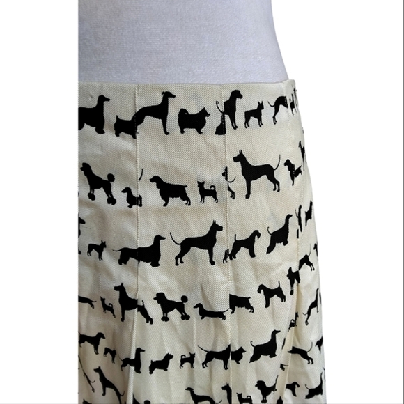Trina Turk Dog Printed Silk Pleated Midi Skirt Black Cream Size 4 - Picture 5 of 8